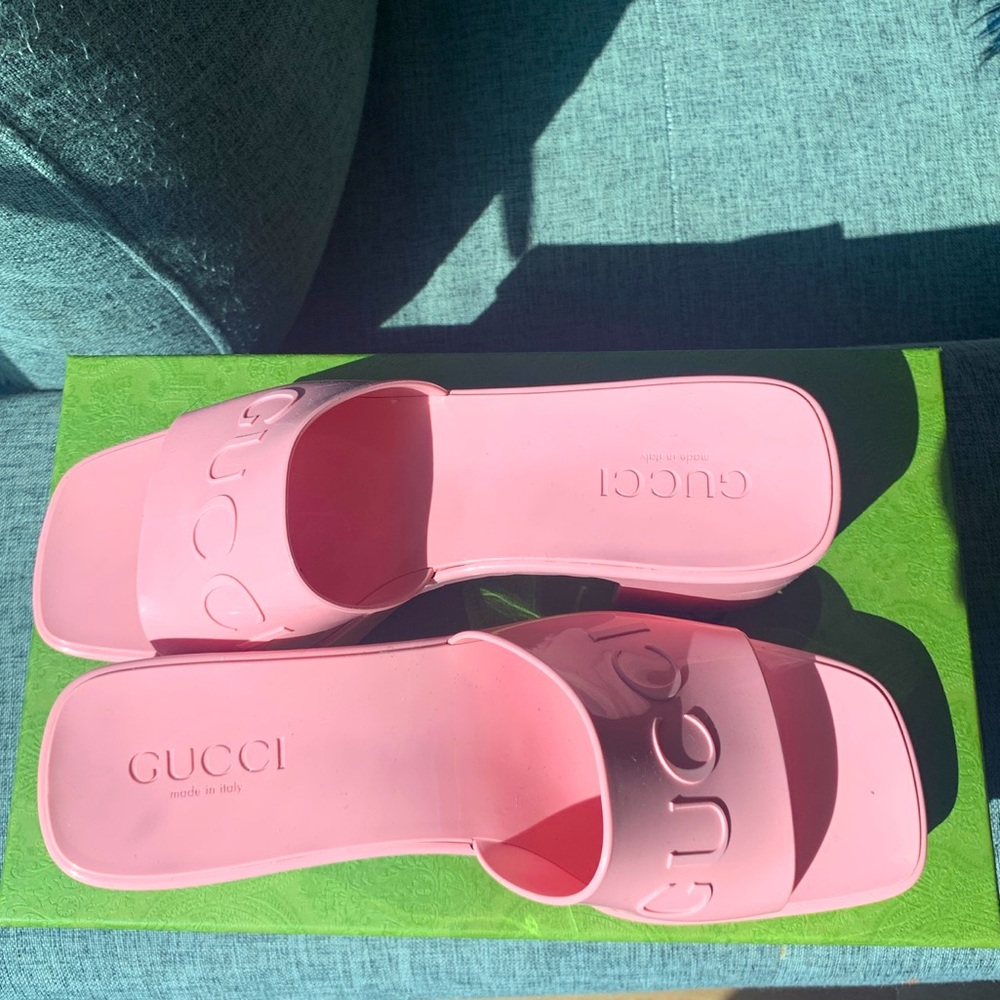 Gucci Rose Rubber Sandals